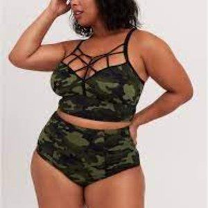 Torrid camouflage two piece. Top is a 6 bottom is a 5.